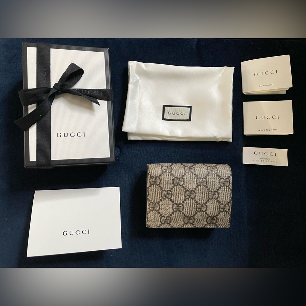 Gucci GG Supreme Fold Wallet